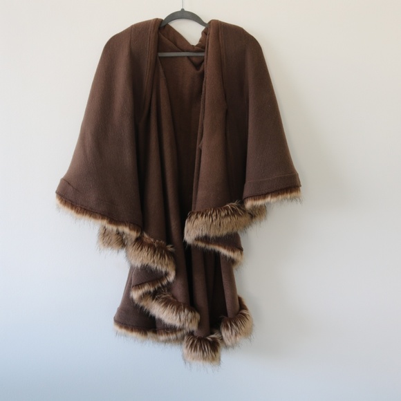 Jackets & Blazers - One size fur sweater